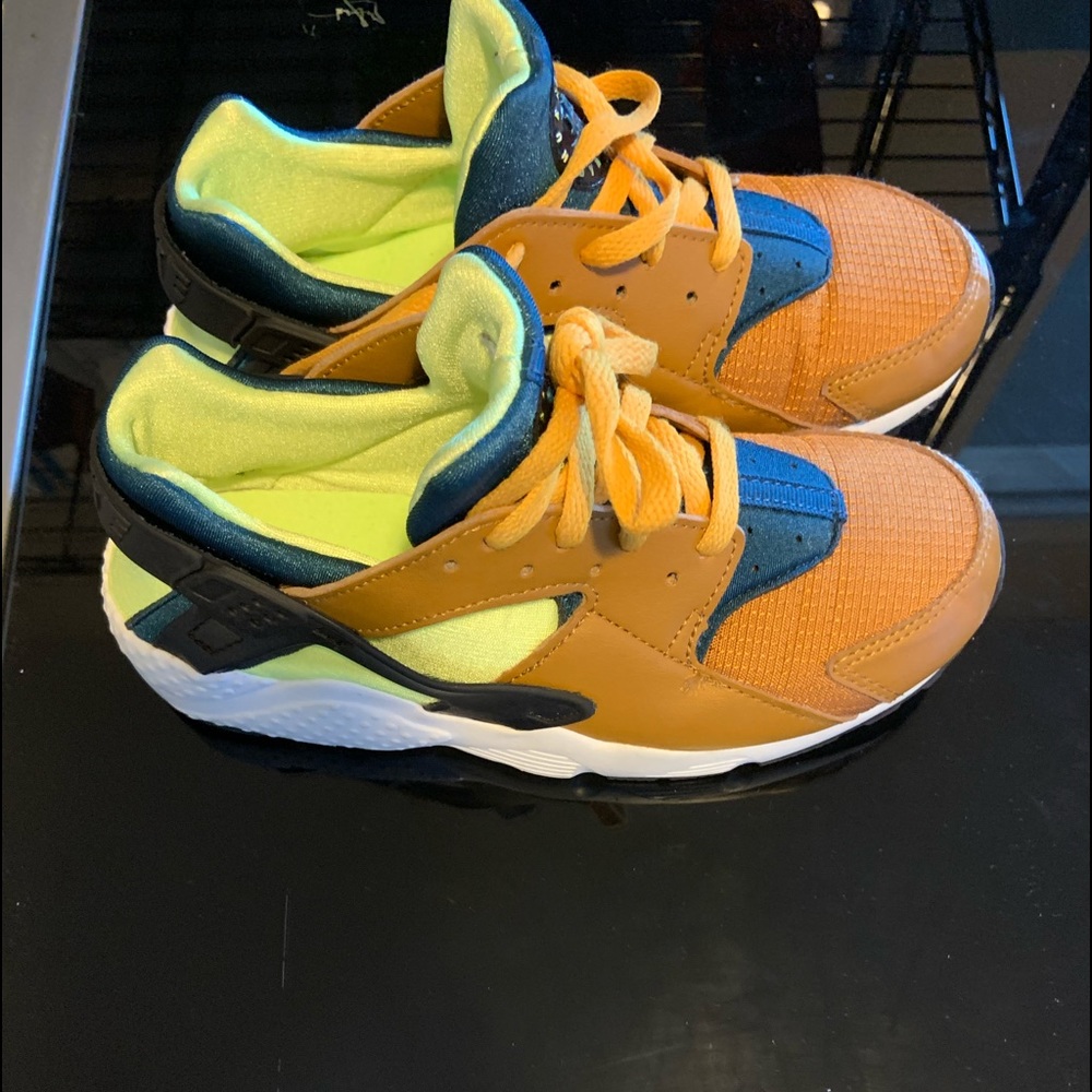 Size 2 Kids Hurache